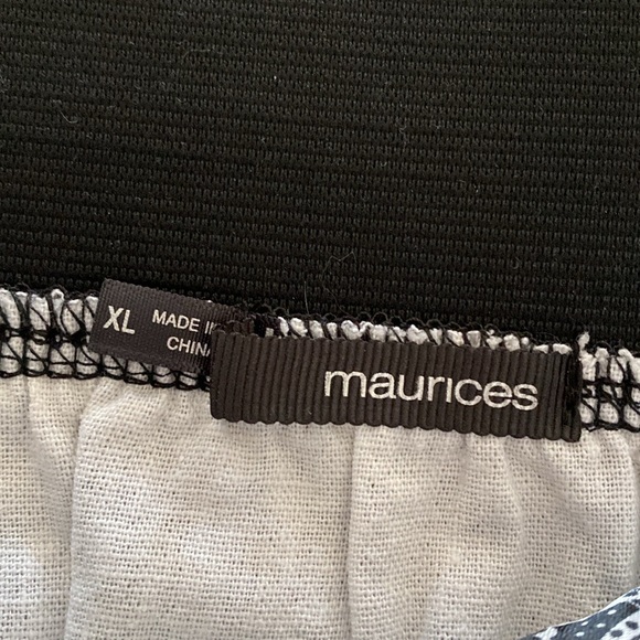 Lace skirt with contrast lining - Picture 8 of 9